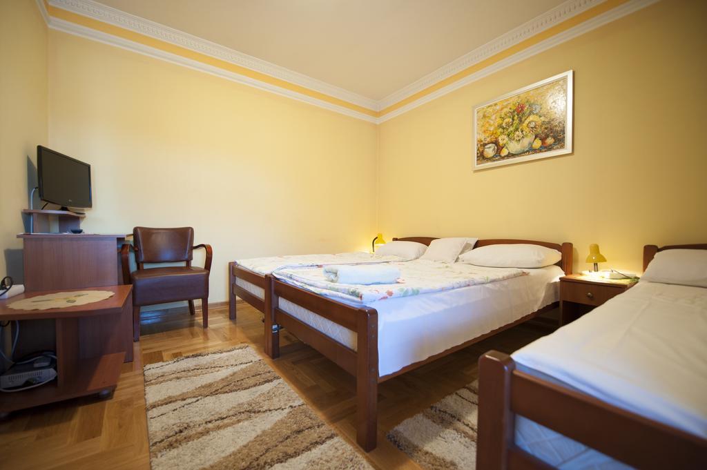 Guest House Pansion 10 Cetinje Phòng bức ảnh